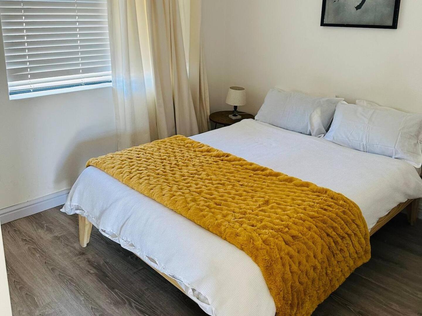 Unit 17 , 72 On Arnold Street Two Bedroom Flat *
